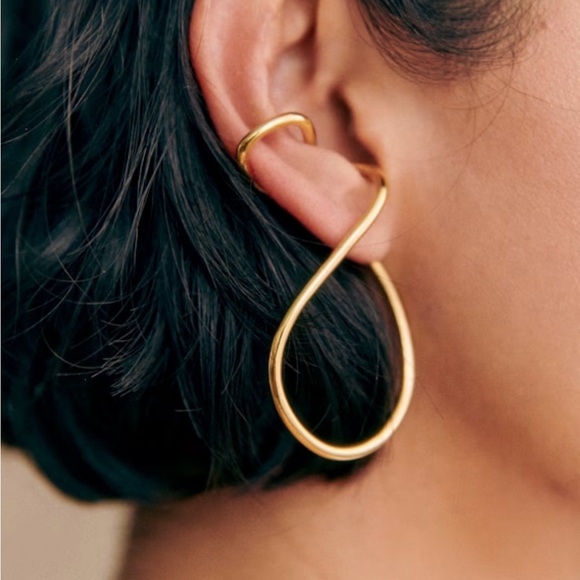 Sezane Gold Earrings - Picture 2 of 4